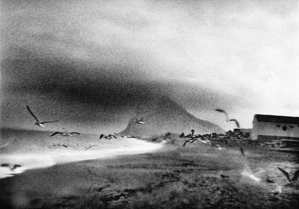 Gilles Roudière, Soledades, éditions lamaindonne, Espagne, désert, silence, solitude, voyage, détours, passage, vent, lumière, ombre, chronique, livres photos, Frédéric Martin, 5ruedu,