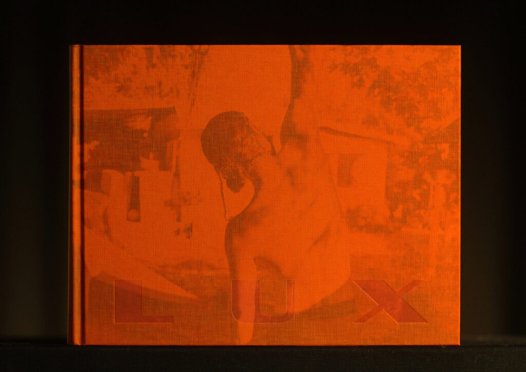Guillaume Perret, Lux, éditions LightMotiv, Suisse, camping, lumière, vie, nu, corps, ailleurs, livre photo, chronique, 5ruedu, Frédéric Martin, 