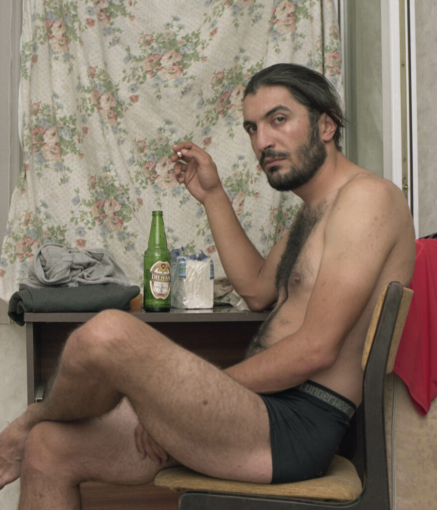Rebecca Topakian, Blow Up Press, Dame Gulizar and other love stories, Arménie, Famille, mémoire, racine, retour, masculin, patriarcat, enlèvement, pierre, identité, Frédéric Martin, 5ruedu, chronique, livre photo, 