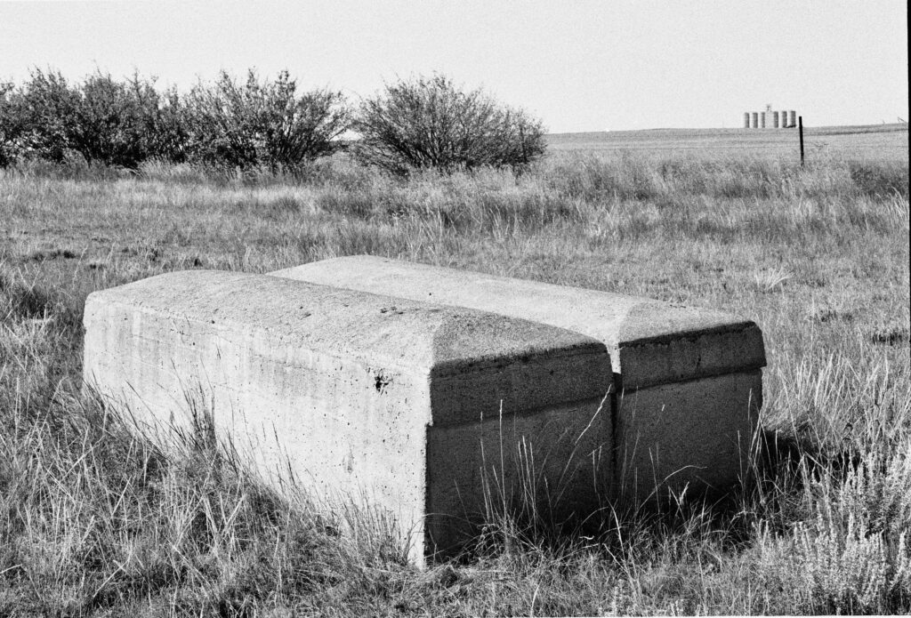 Oona Skari Duroy, Nebel Press, Backroads, USA, Etats-Unis, road-trip, misère, solitude, alcool, MAGA, Pauvreté, humain, humanité, regard, Frédéric Martin chronique livre photo, 5ruedu, 