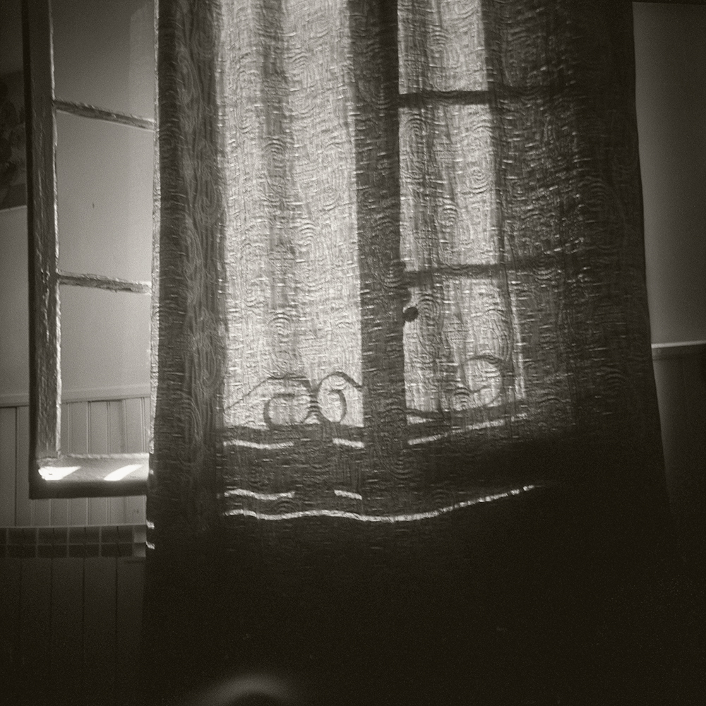 Øyvind Hjelmen, Skeleton Key Press, Instant, méditation être, regarder, Being Here, être ici, être présent, présence, chronique, livre photo, Frédéric Martin, 5ruedu, 