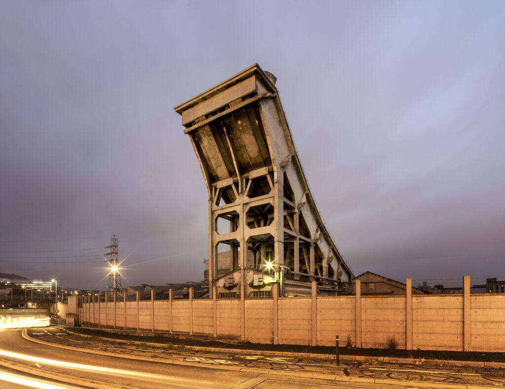 Clermont-Ferrand, Patrick Tourneboeuf, Entretemps, Les éditions de Juillet, friche, ville, mémoire, passé, Michelin, industrie, écart, Frédéric Martin, 5ruedu, chronique, livre photo, hôtel Fontfreyde, 