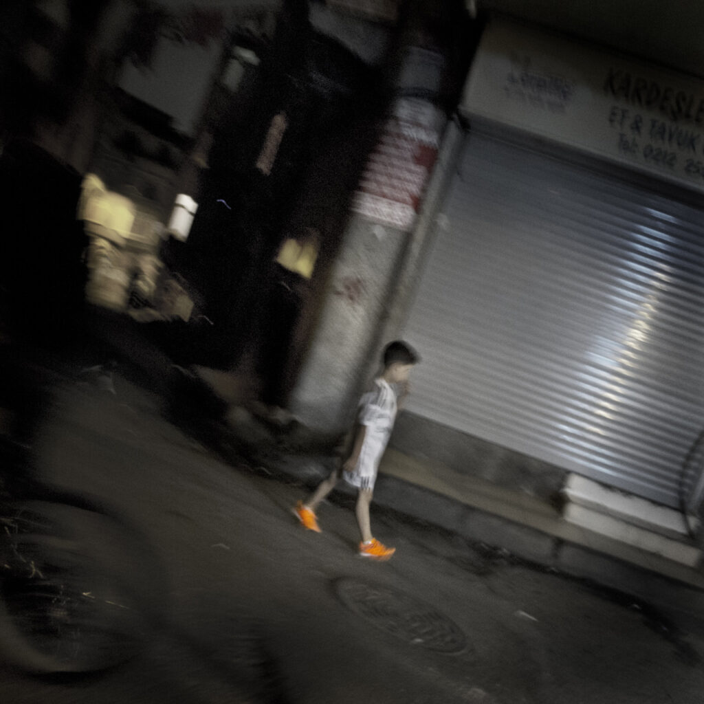 Francesca Dal Chele, d'où vient ce bruit à l'horizon ?, Dominique Mérigard, Istanbul, gentrification, construction, Turquie, Talabarşi, avenir, chronique, livre photo, 5ruedu, Frédéric Martin, 