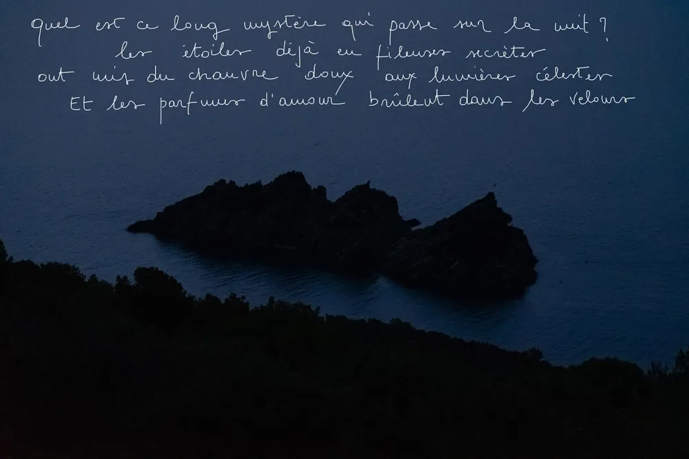 Rachele Casetta, Arnaud Bizalion Editeur, Méandres d'une île, Port-Cros, Méditerranée, territoire, beauté, poésie, rêverie, roc, roche, temps, chronique, livre photo, 5ruedu, Frédéric Martin,