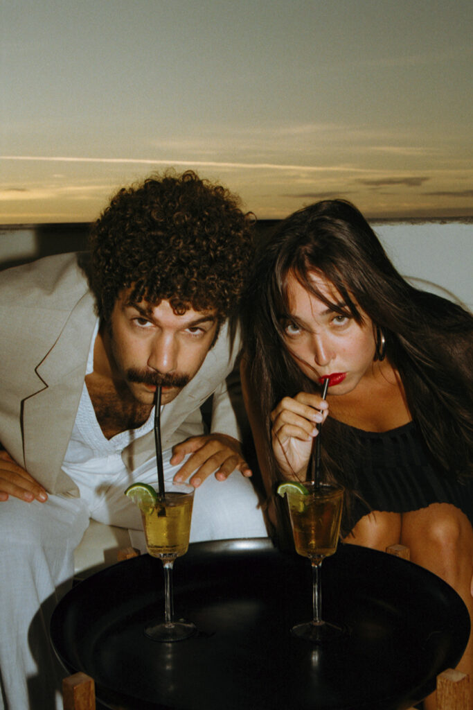 Sofía París, Andreu de Pedro, The Eyes Publishing, été, Méditerranée, chaleur, désir, infini, Ulysse, Pénélope, Adam et Eve, mémoire, civilisation, fruits, Grec, romain, Frédéric Martin, Photographie, Claude Nori, argentique, chronique, livre,