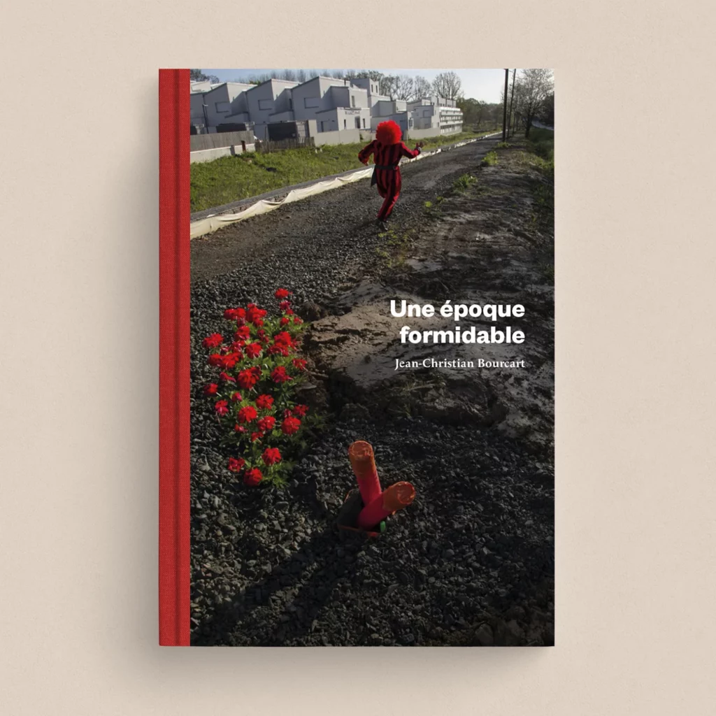 Jean Christian Bourcart, Une époque formidable, Les ailes de Caïus, éditions de Juillet, IA, avenir, futur, Rennes, mutation, territoire, faux, vrai, chronique, livre, photographie, Frédéric Martin, 5ruedu,