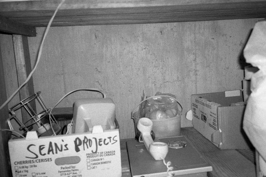 Thomas Gauthier, EYD, Caroline de greef, Kootenays, ermite, Walden, autarcie, Canada, neige, sobriété, heureux, Frédéric Martin, chronique, 5ruedu, livre, photographie, 