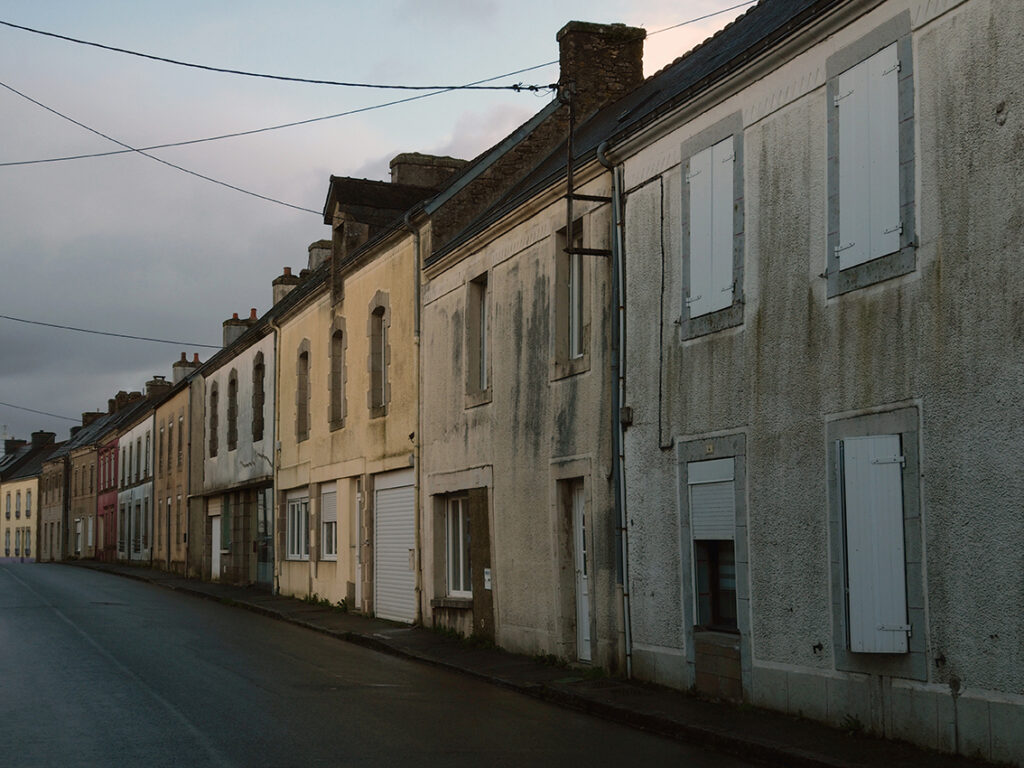 Eric Courtet, Le peuple de l'intérieur, éditions révolues, Fabien Ribéry, Bretagne, France, périphérie, vie, D769, errance, intime, Frédéric Martin, 5ruedu, chronique, livre, photographie, 