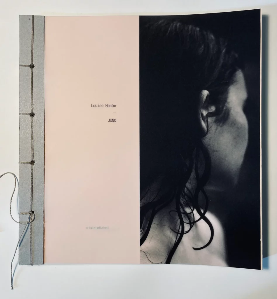 Louise Honée, Origini Edizioni, Ilias Georgiadis, Juno, Junon, jeune fille, cycle, mère, femme, enfant, demain, beauté, temps, Rilke, chronique, livre, photographie, Frédéric Martin, 5ruedu,