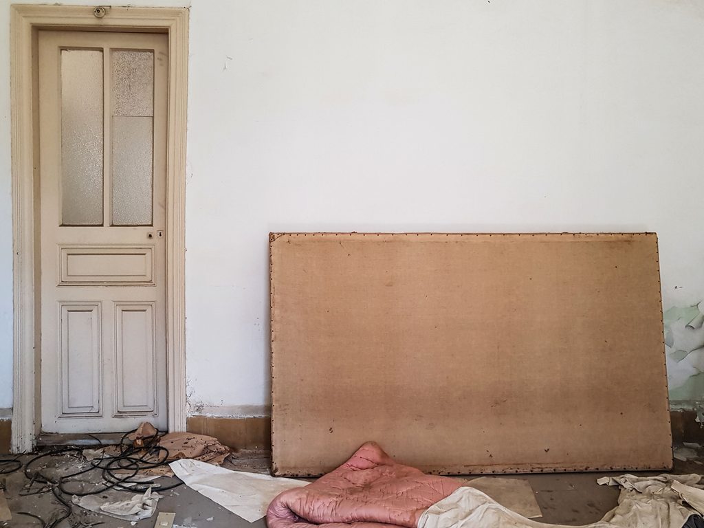 Brigitte Manoukian, collection Notes, Chaza Charafeddine, Arnaud Bizalion Éditeur, Nayla, Beyrouth, Liban, guerre, vie, effacement, mémoire, Frédéric Martin, 5ruedu, chronique, livre, photo, Agence Révélateur,
